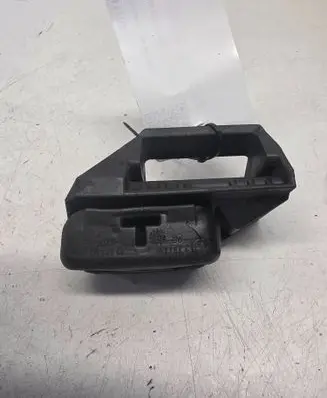 BMW 7 E65 E66 Radiator mount bracket 7508016