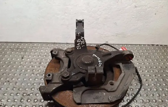 Renault Twingo III Front wheel hub spindle knuckle S25056946 400157575R