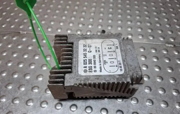 Mercedes-Benz A W168 Coolant fan relay S27705474 A0255453232