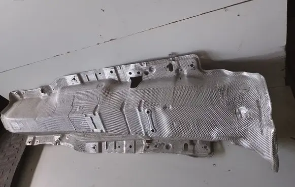 Volkswagen Tiguan Exhaust heat shield 5QF825662C