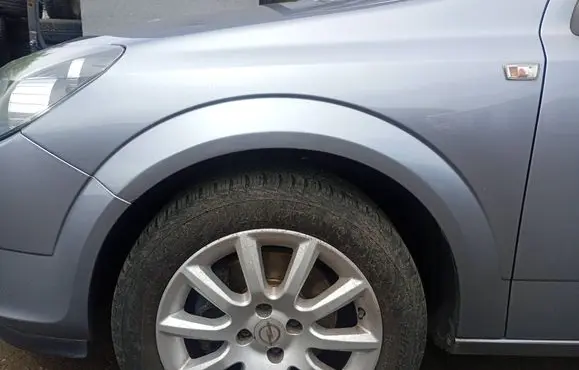 Opel Astra H Fender