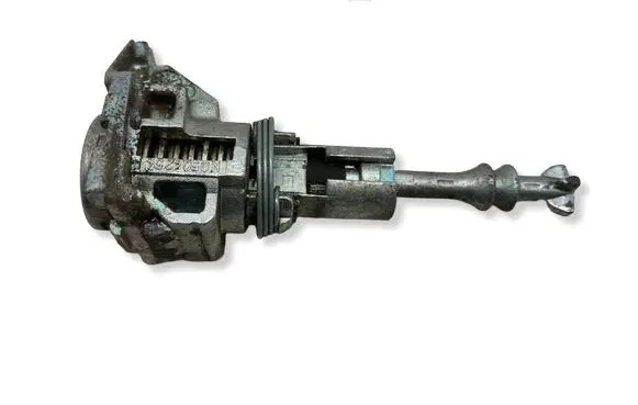 Toyota Auris E180 Front door lock (next to the handle) 