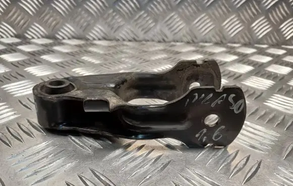 Gearbox mounting bracket