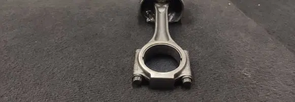 Volkswagen Transporter - Caravelle T5 Piston with connecting rod 81L113