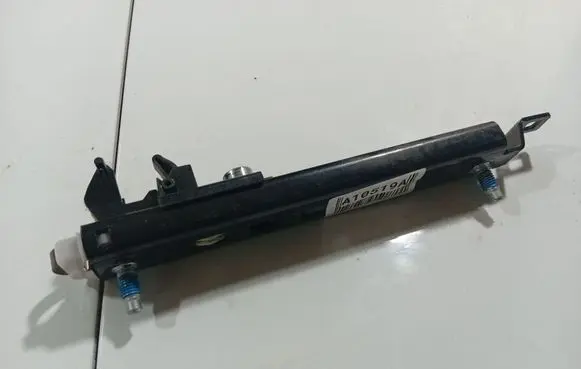 Opel Astra H Seat belt adjustment rail 13166032