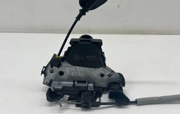Renault Captur II Front door lock 805032142R