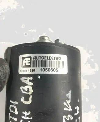 Audi A3 S3 8P Starter motor 1050605