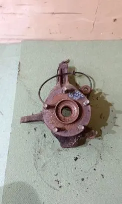 Front wheel hub spindle knuckle