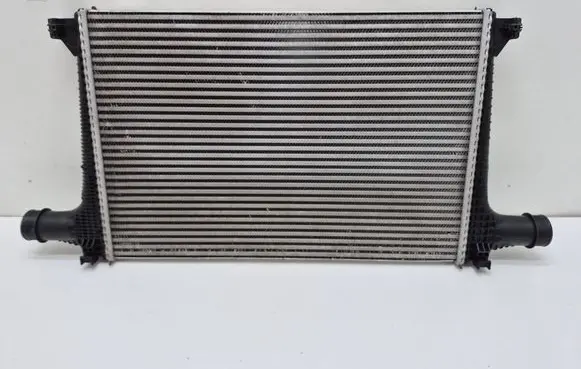 Audi Q7 4M Intercooler radiator 4M0145805M
