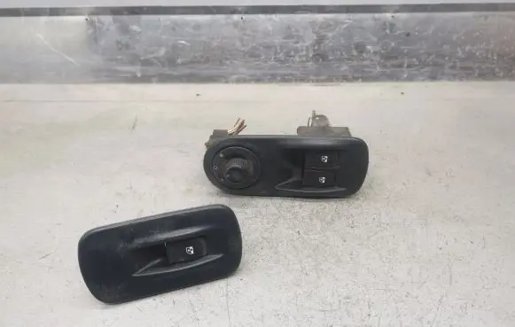 Renault Trafic II (X83) Electric window control switch 8200011867 8200011870