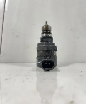 Renault Trafic II (X83) Fuel pressure regulator 8200610770 33229830 0281002800