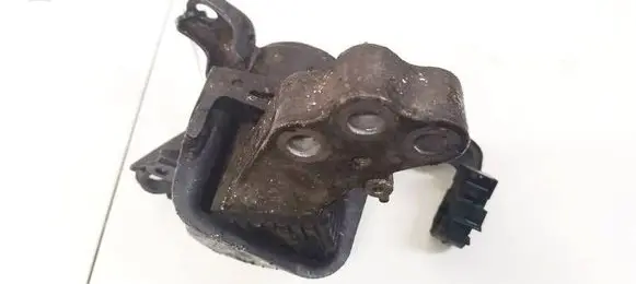 Engine mount bracket