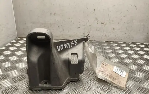 Audi 80 90 S2 B4 Engine mount bracket 441199308A