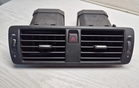 Volvo C30 Dash center air vent grill 505068