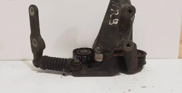 Ford Mondeo Mk III Generator/alternator bracket XS7E10039