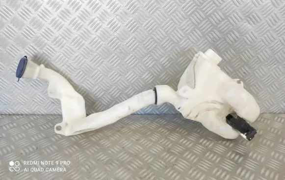 Windshield washer fluid reservoir/tank