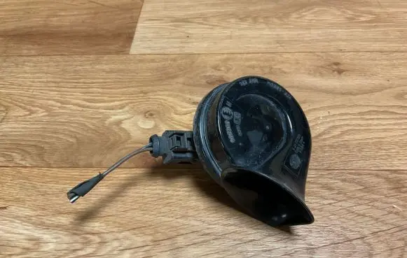 Volkswagen PASSAT B6 Horn signal E10209 E1000209