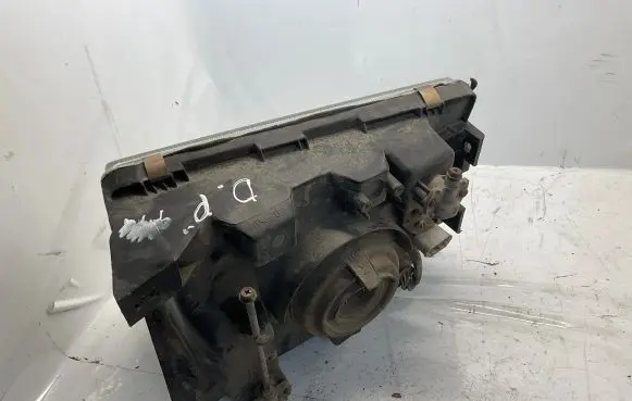 Mitsubishi Pajero Headlight/headlamp