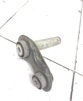Rear control arm