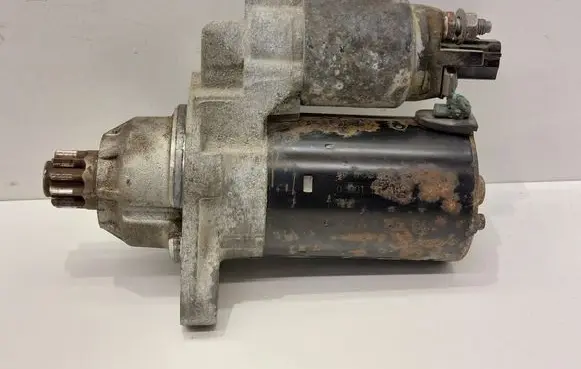 Volkswagen PASSAT B6 Starter motor 0001121402