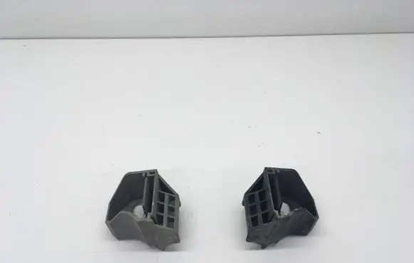 BMW 1 E81 E87 Radiator mount bracket 7807186 7807185