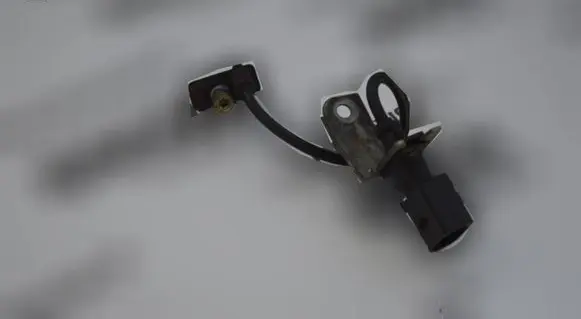 BMW X6 E71 Crankshaft position sensor 0281002477