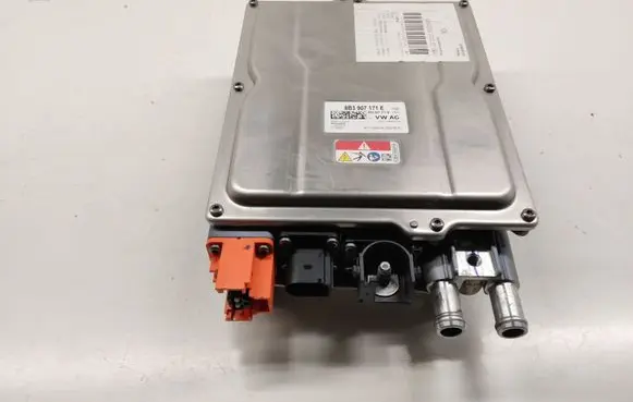 Audi A5 Voltage converter inverter 8B3907171E