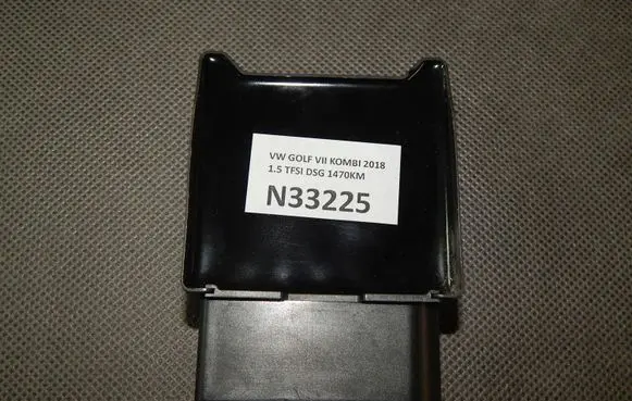 Volkswagen Golf VII Fuel injection pump control unit/module 5Q0906093A