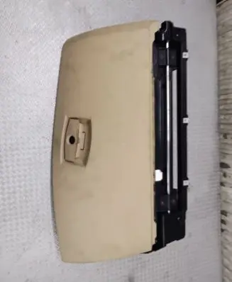 Glove box