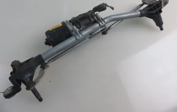 Renault Megane III Front wiper linkage W000007226 W000000279