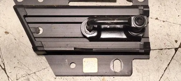 Audi A4 S4 B9 Engine bonnet/hood lock/latch loop/hook 8W0823186E MHSTYPA03