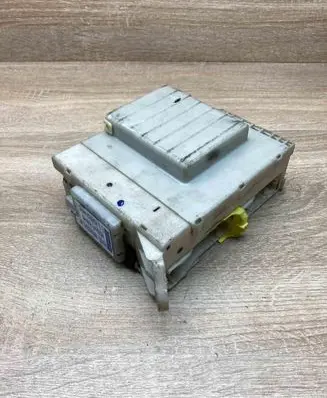Lexus IS 220D-250-350 Fuse module 8273030B63 807090213