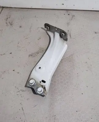 Skoda Octavia Mk3 (5E) Fender mounting bracket 5E0821141