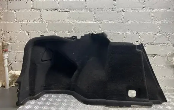 Toyota Avensis T270 Trunk/boot side trim panel 6472005021