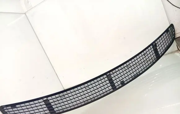Mercedes-Benz R W251 Bonnet/hood grill SP5313