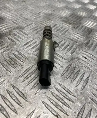 Audi A8 S8 D4 4H Camshaft vanos timing valve 06E109257J