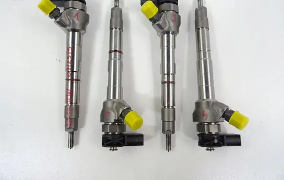 Volkswagen Golf VIII Fuel injectors set 