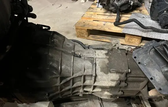 Nissan NP300 Manual 6 speed gearbox 32010eb510 3201010zg4