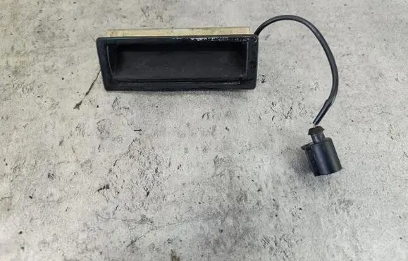 Volkswagen Bora Tailgate/trunk/boot open switch