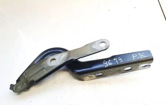 Engine bonnet/hood hinges