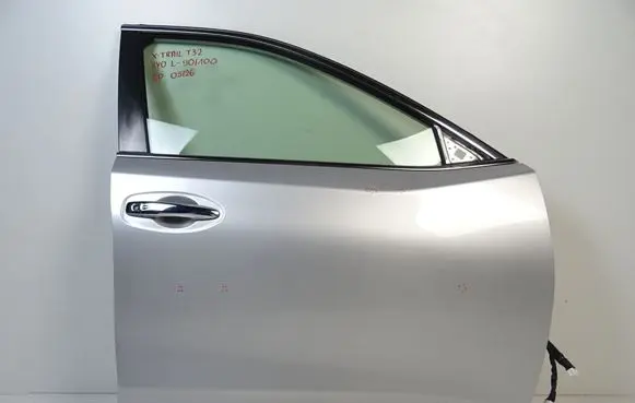 Nissan X-Trail T32 Front door 