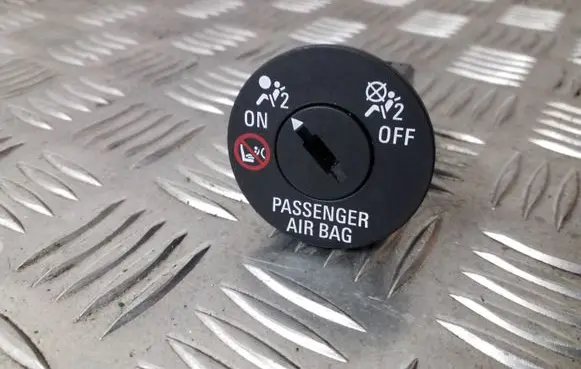 Opel Mokka Passenger airbag on/off switch 13577258