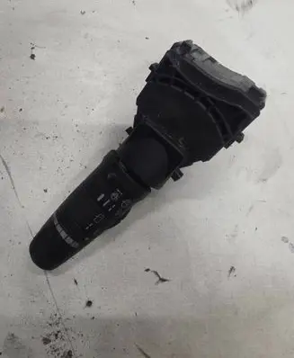 Nissan Almera Tino Wiper control stalk 25260