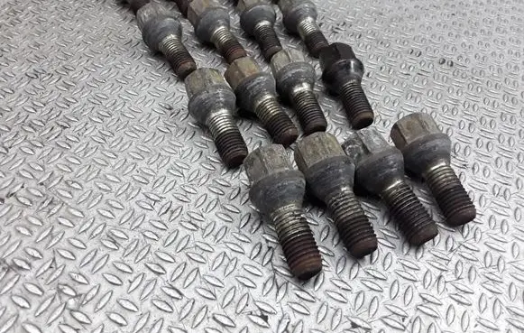 Opel Corsa D Nuts/bolts 