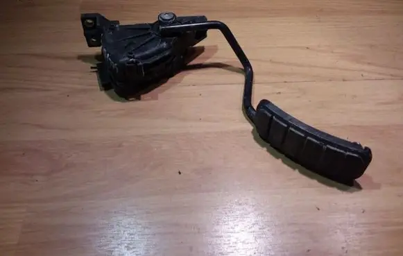 Renault Vel Satis Accelerator throttle pedal 8200004938