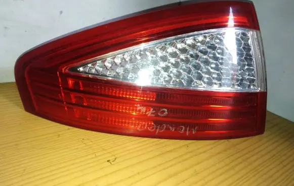 Ford Mondeo MK IV Rear/tail lights 7S7113405A