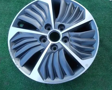 Hyundai Ioniq R16 alloy rim 
