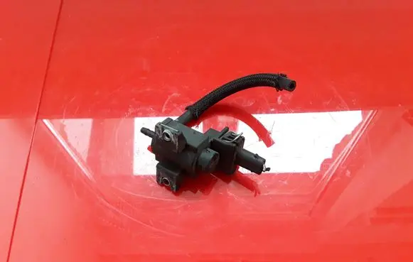 Toyota Avensis T250 Vacuum valve 258600R010 72828606