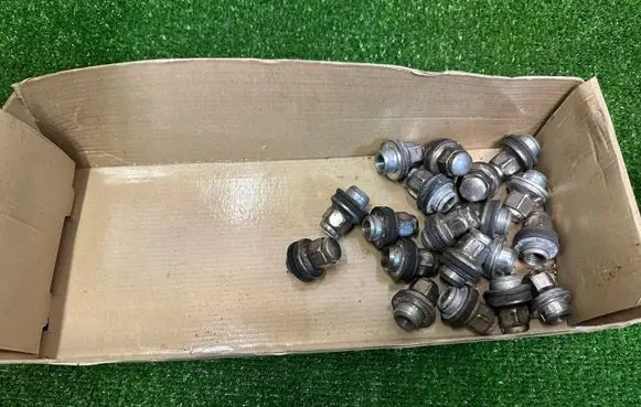 Jaguar XF X260 Nuts/bolts ruba