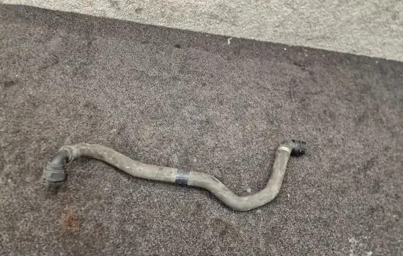 BMW X4 F26 Engine coolant pipe/hose 8570040